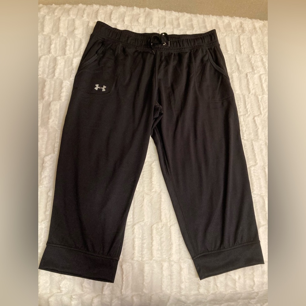 Under Armour Capris NWOT